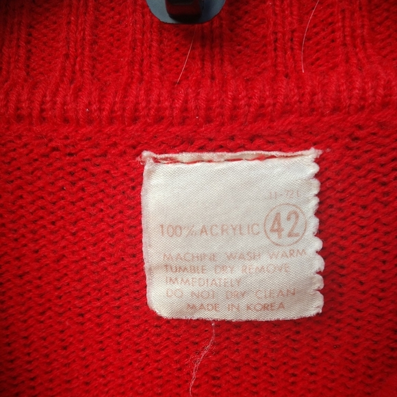 Vintage 1970's Cardigan Red Sweater Broad Collar Pockets LS Acrylic Size 42 - - Picture 2 of 10